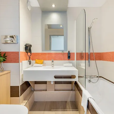 Ibis Styles Centre Gare 3* Аннесі