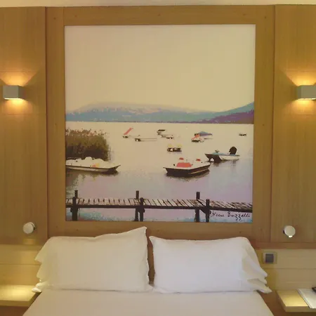 Ibis Styles Centre Gare Hotell 3*